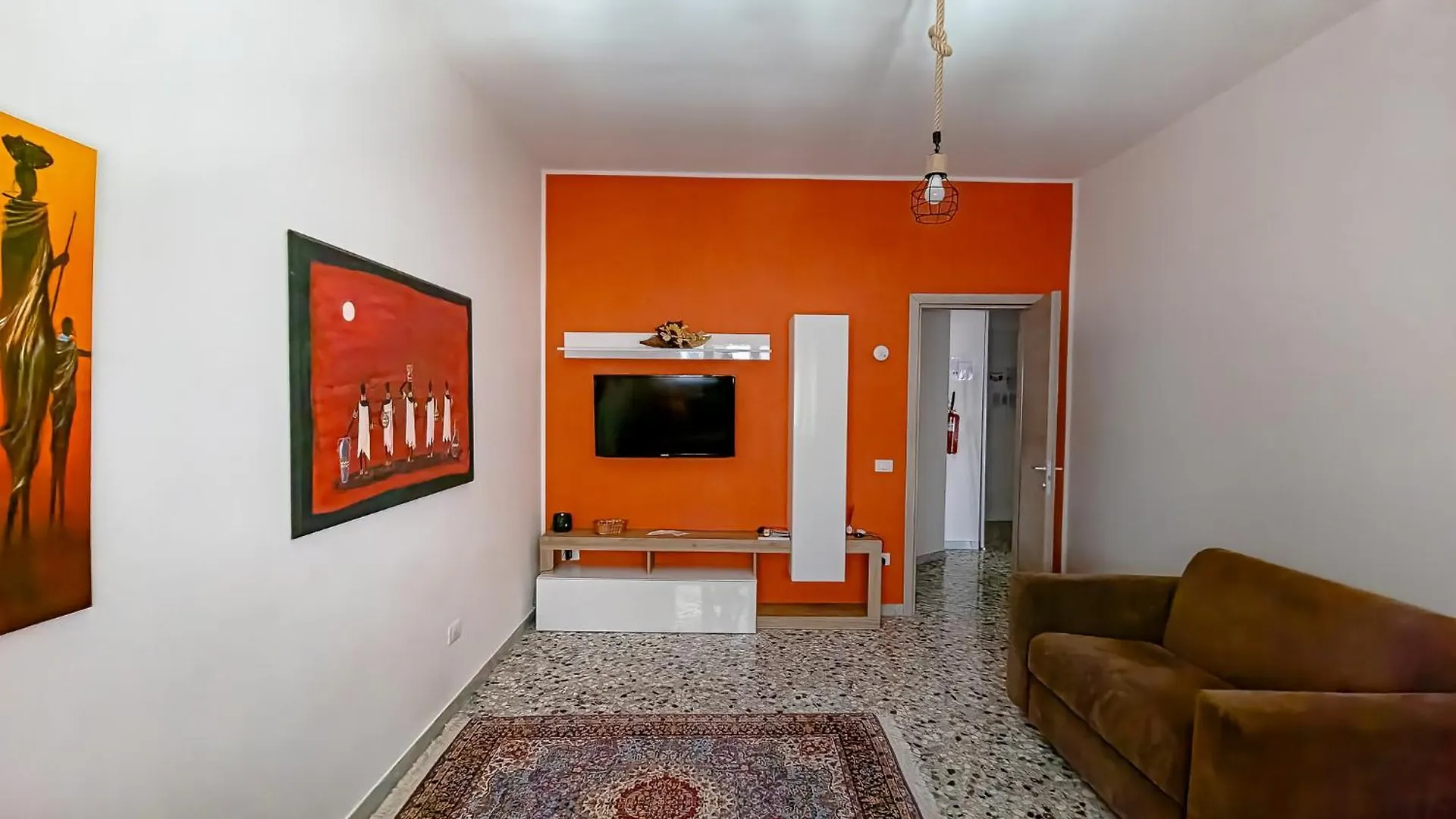 Garibaldi Square Apartment Bari 0*,